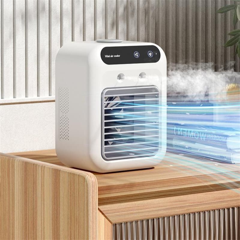 Klimator na drewnianym biurku z zaznaczonymi liniami nawiewu